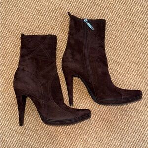 NWOT Twice Brown Suede High Heeled Mid-Calf Boot Sz 39